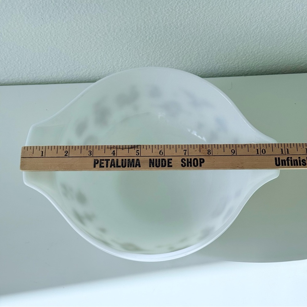 Vintage Pyrex Early American Cinderella Mixing Bowl #443 - 2.5 Qt - Picture 10 of 11